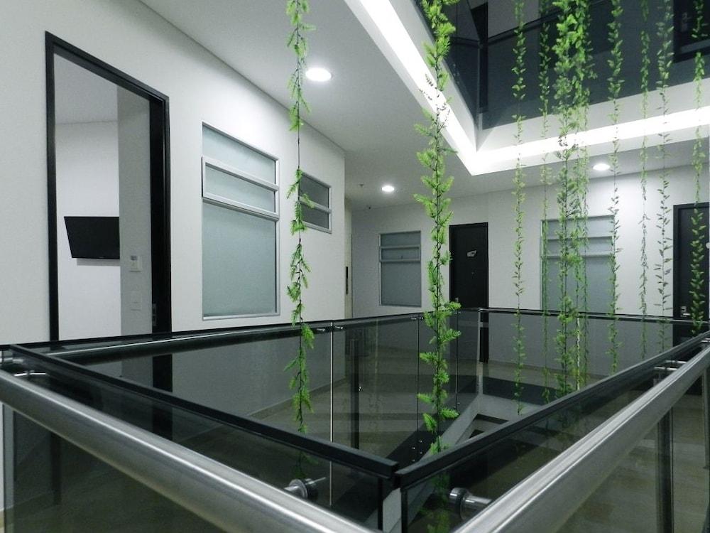 梅德林玻利瓦尔广场酒店