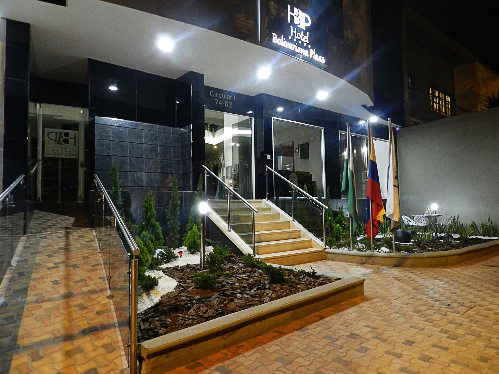 玻利瓦尔广场酒店